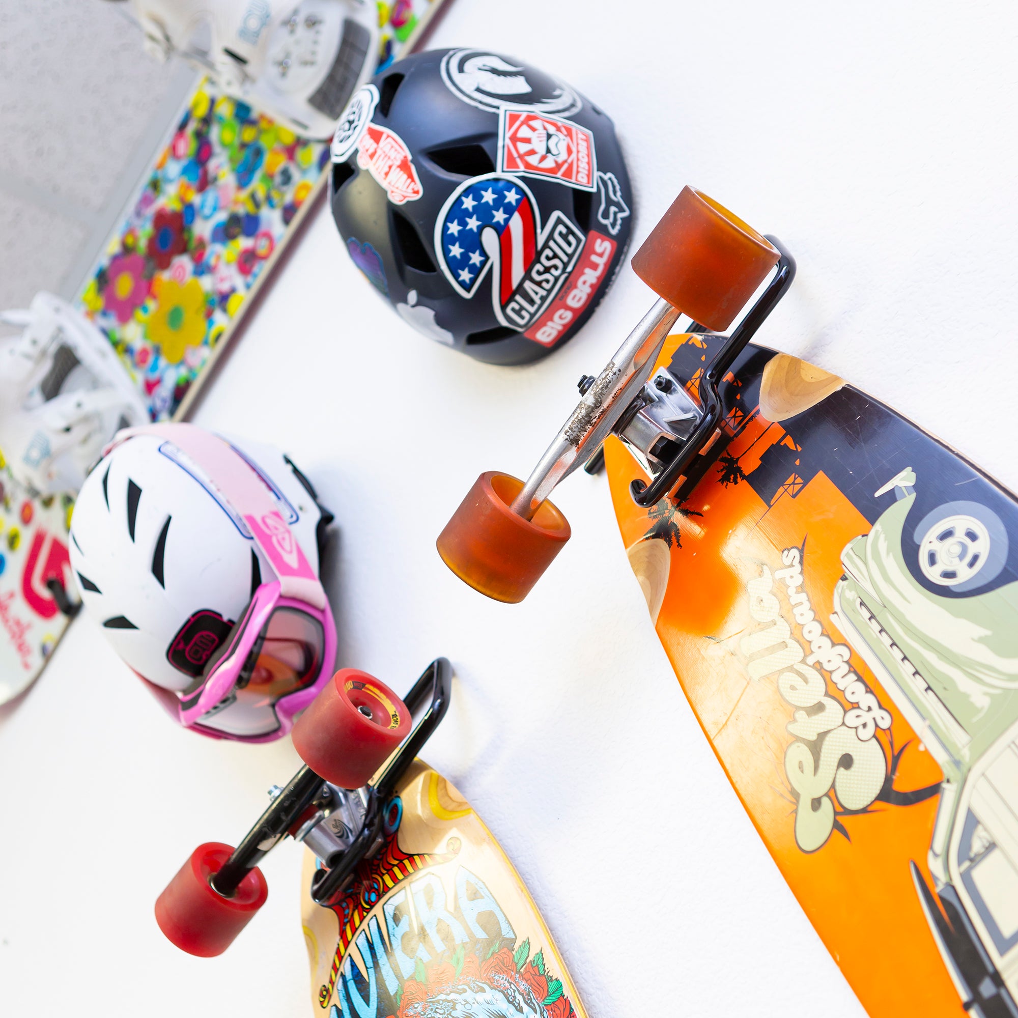 DSKATE_GIRL_SETUP_2_BOARDS_ANGLED_-_SQUARE.jpg
