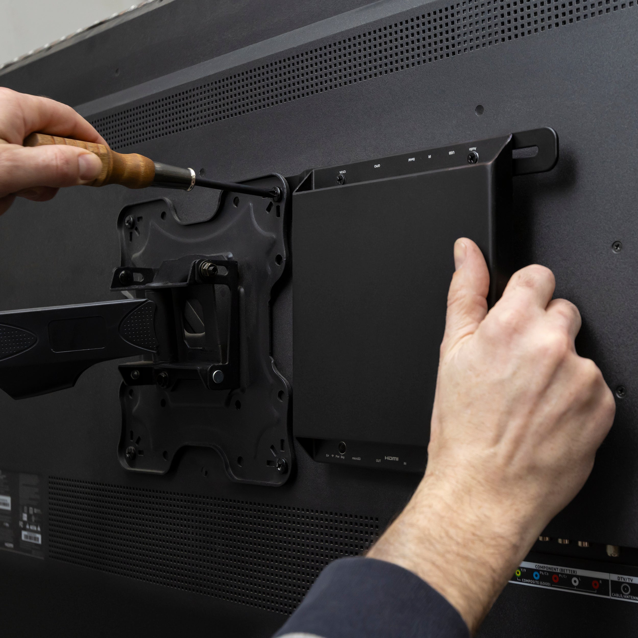 UNI-VESA_OB_BAR_INSTALL_BACK_OF_TV.jpg