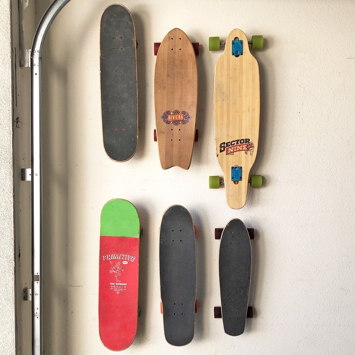 VSKATE_REY_GARAGE_EDITED_NO_LOGO_1fb18199-5ff7-4d06-b3fb-ba966668eacc.jpg