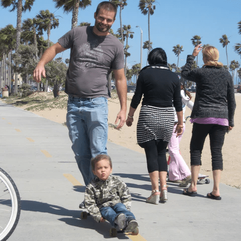 Chuck_and_Charlie_cruisin_newport_beach.png