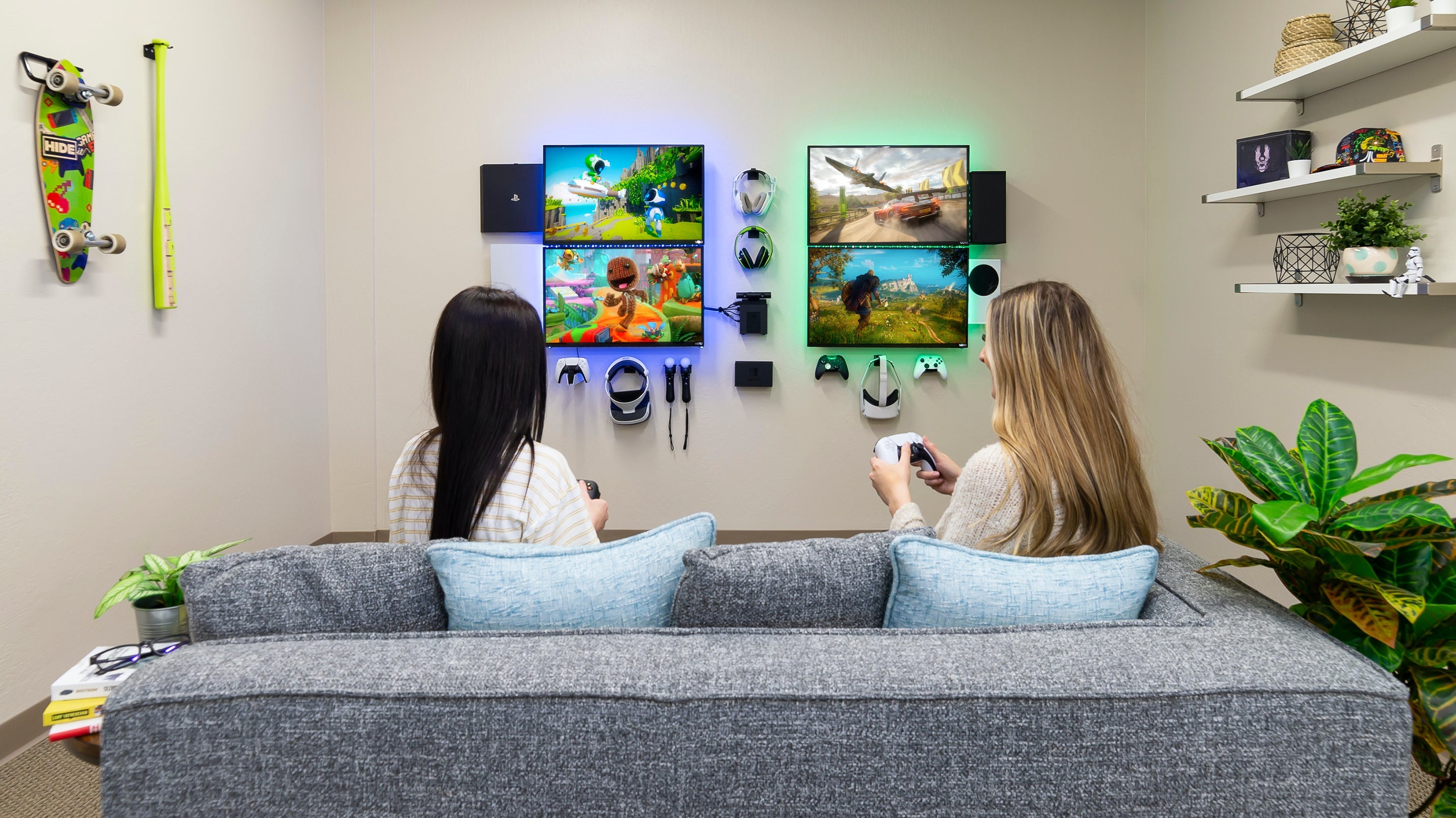 GAME_WALL_STRAIGHT_TWO_PEOPLE_LIGHT_-_ORIGINAL_copy_f4f09f2d-181c-4843-b15b-d33e5066f930.jpg