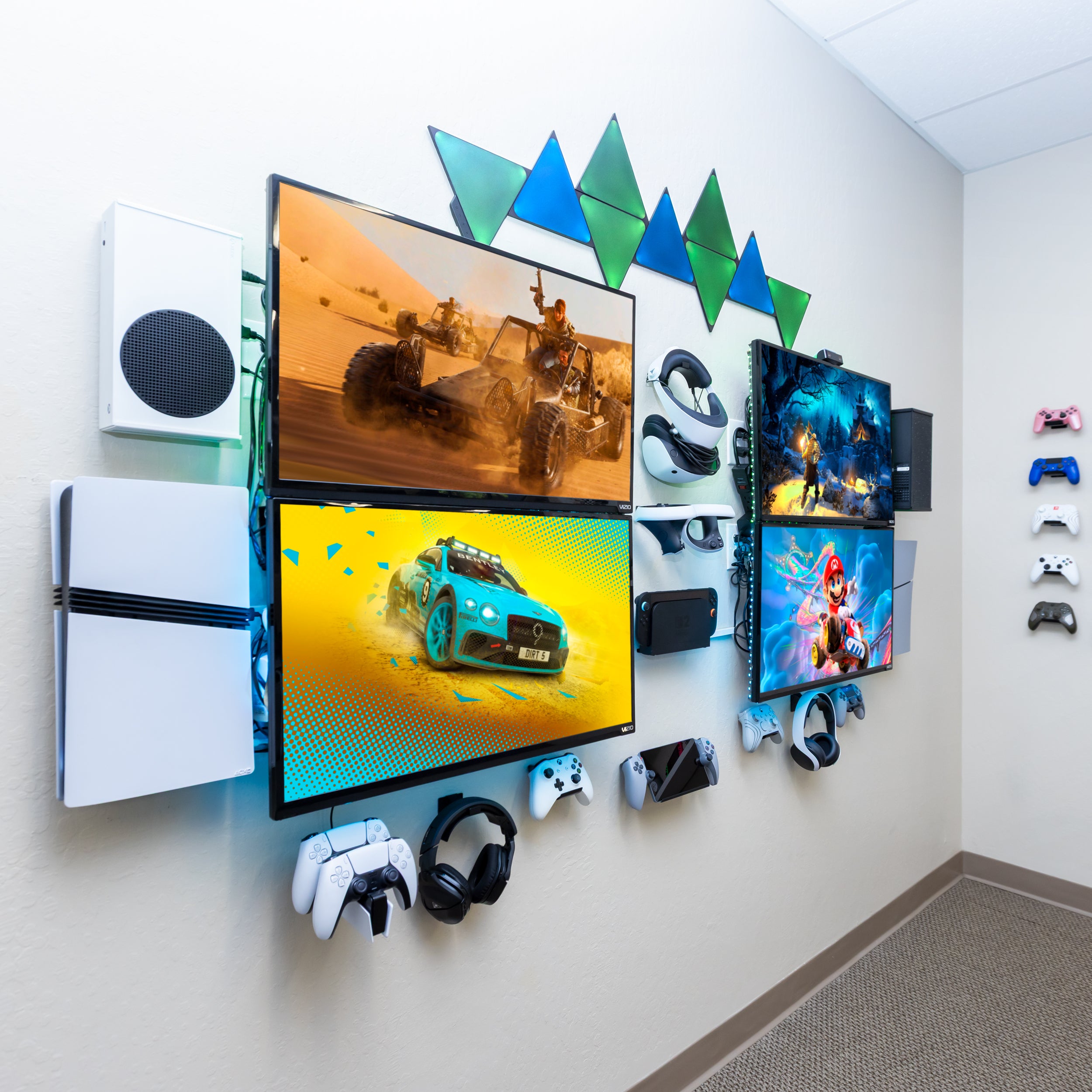SWITCH_2_GAME_WALL_-_LIFESTYLE_-_SQUARE_-_04.jpg